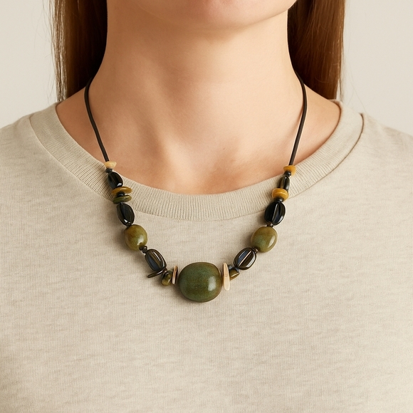 2 piece Premier Design jewelry set - Picture 2 of 4